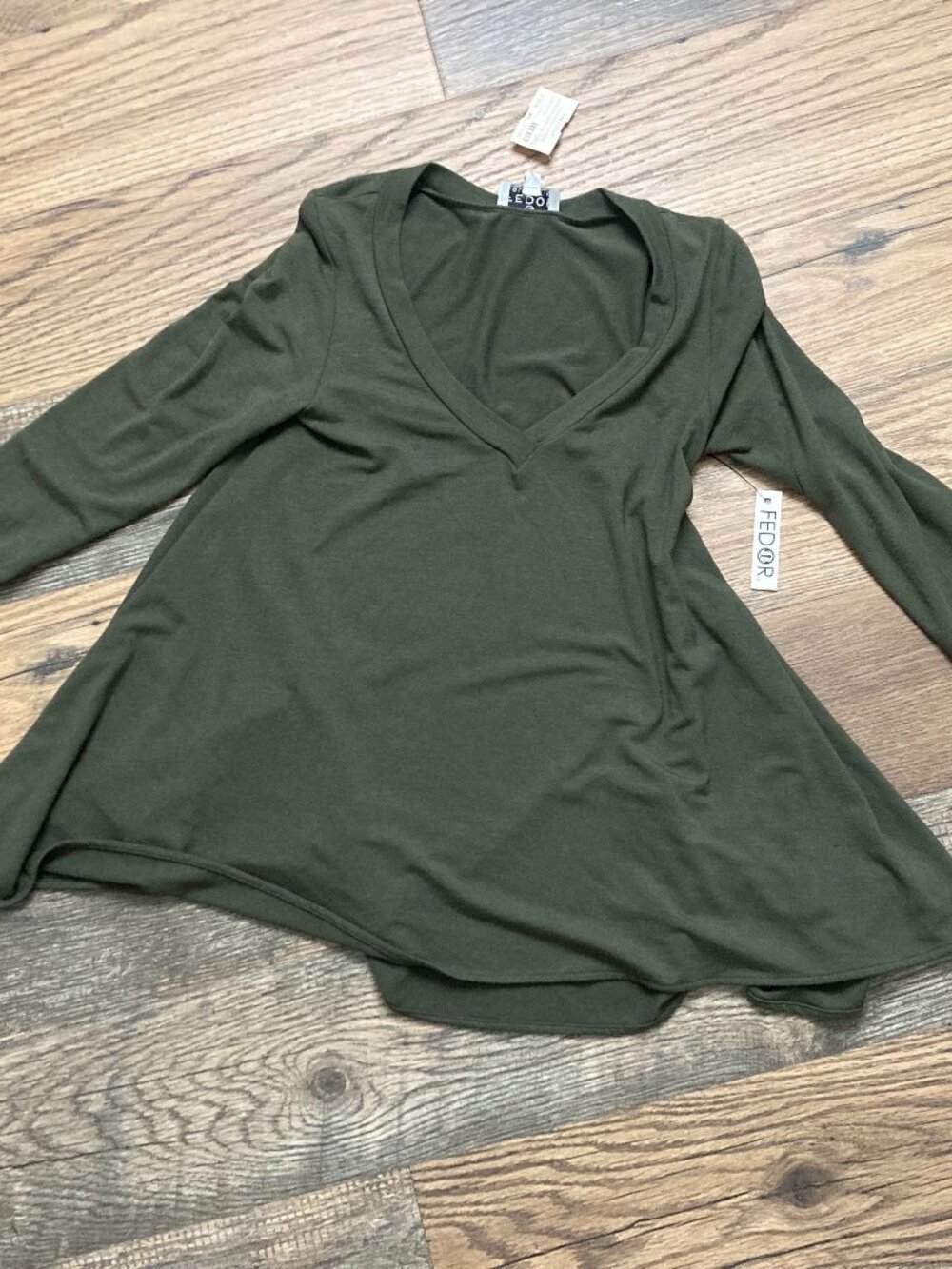 FEDOR Collection Women's L Olive V-Neck Swing Top Long Sleeve Modal Blend NWT